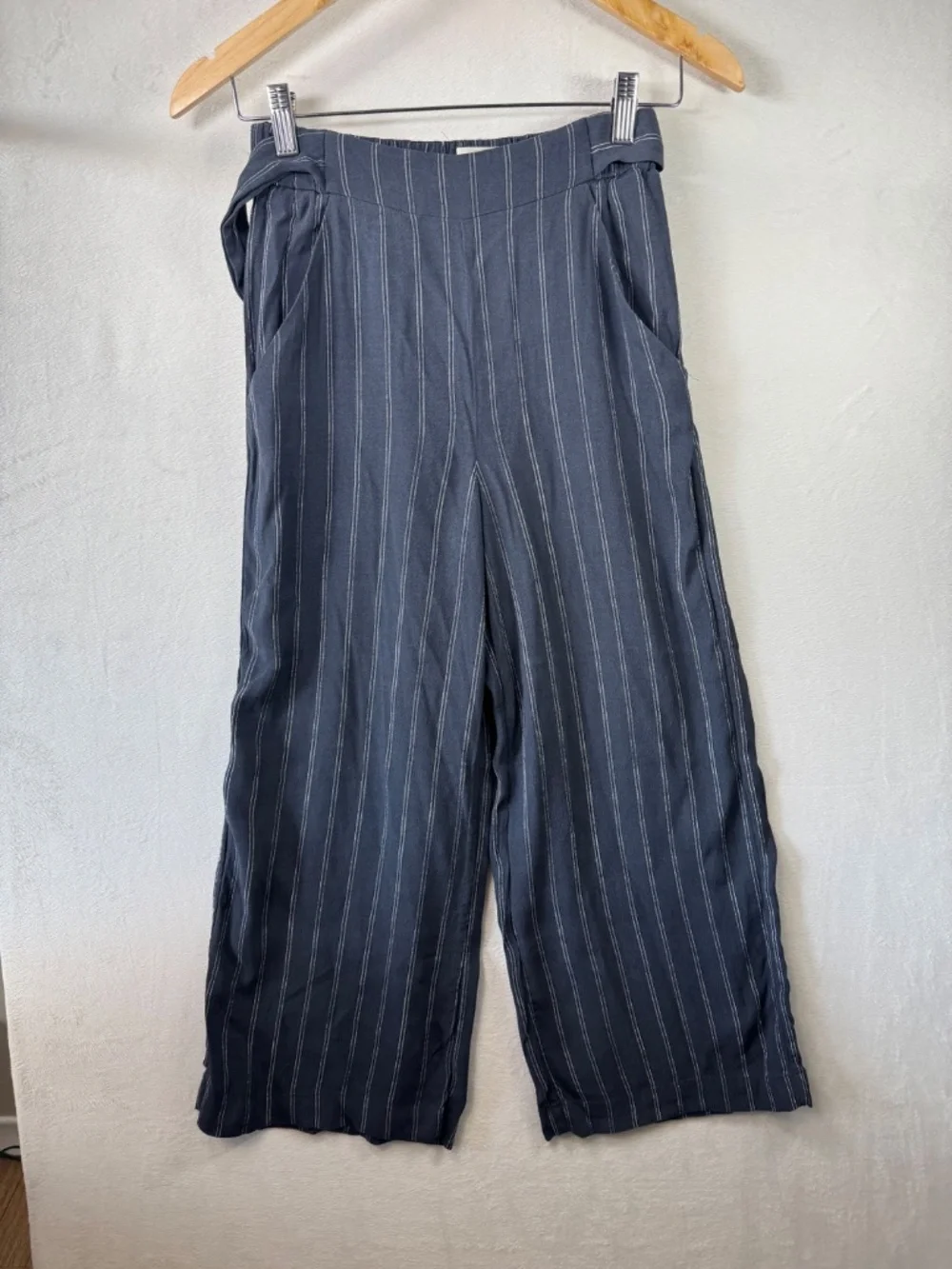Wilfred Aritzia Faun Pants Navy Pinstripe Wide-Leg Pants XS